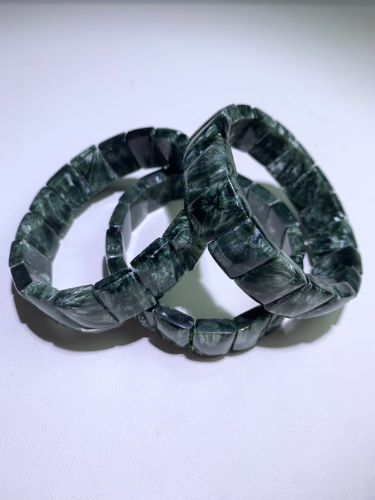 060 Seraphinite