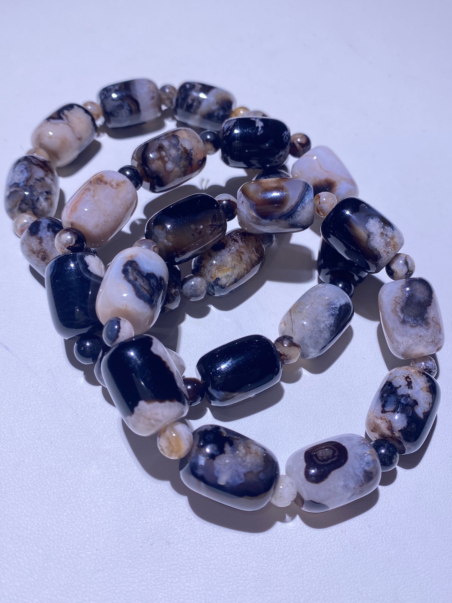 081 Black Flower Agate Barrel