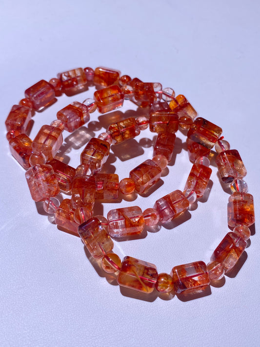 072 HQ Red Fire Quartz Cube