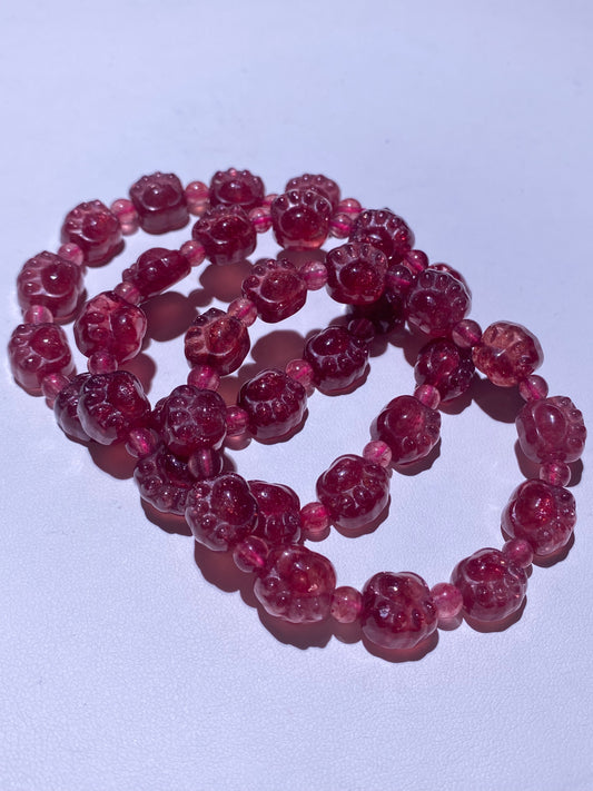 064 Red Strawberry Quartz Paw